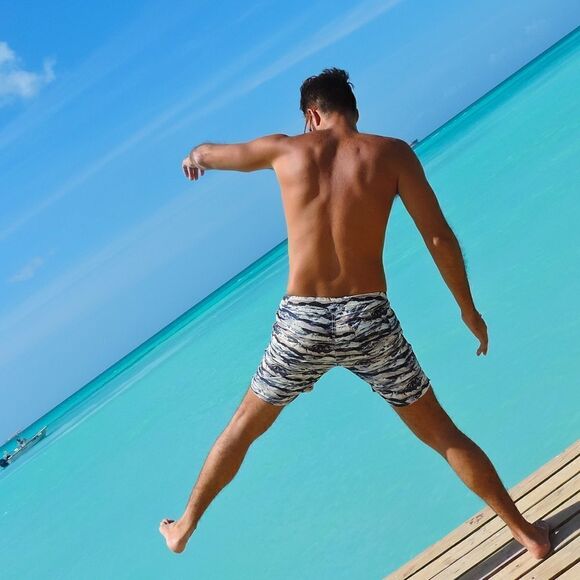 NWT Mens Onia X Liberty Arts Calder Manning Trunk 7.5” mountain size 38 - Picture 1 of 9